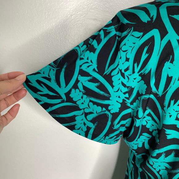 East 5th Black Green Leaf Print Jersey Blouse Top Medium - Picture 4 of 7